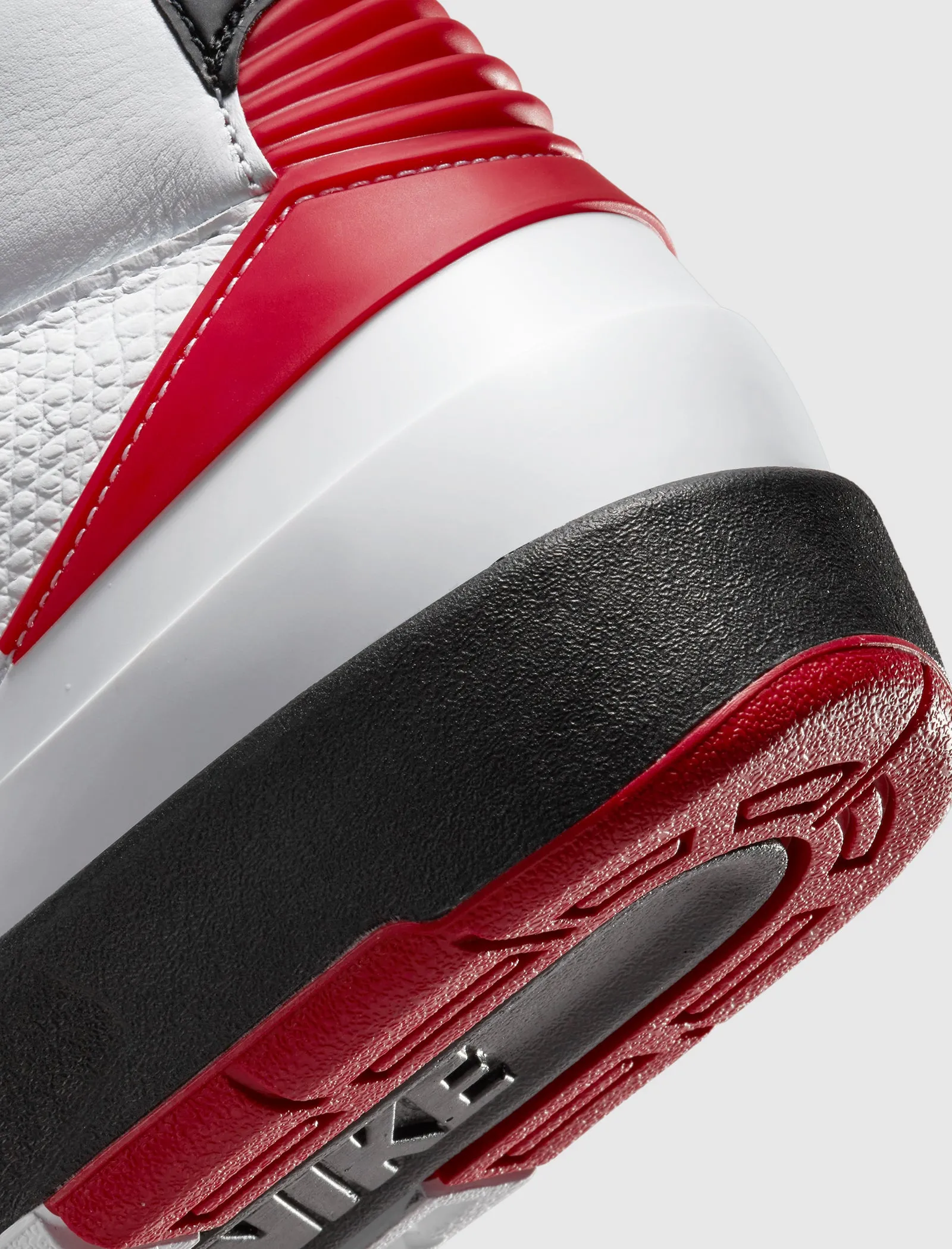 AIR JORDAN 2 RETRO "CHICAGO"