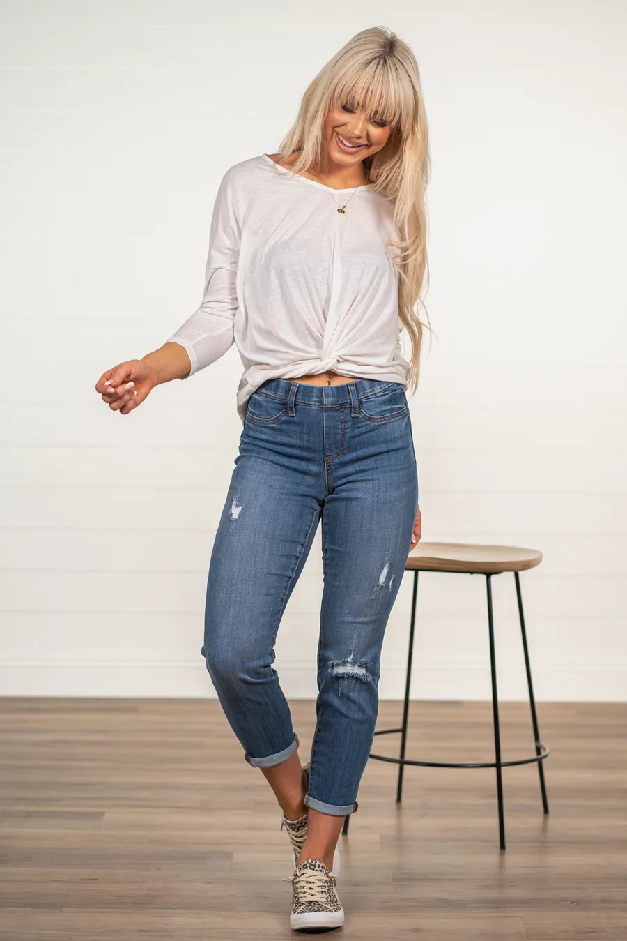 Judy Blue Mid Rise Pull On Destroyed Boyfriend Jegging
