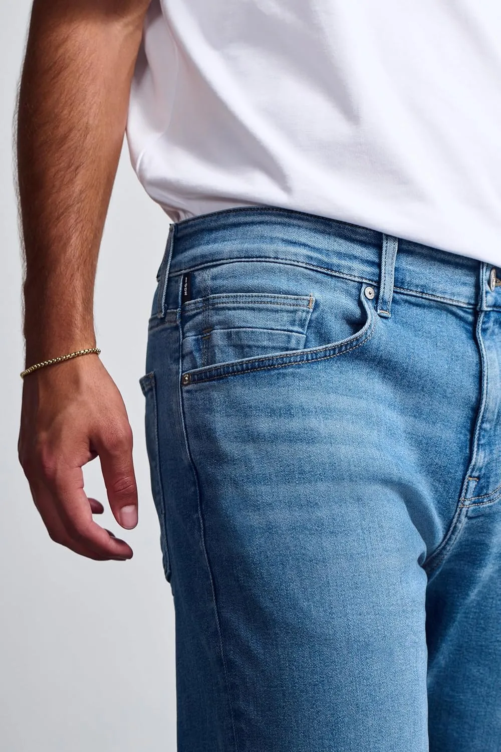 Roam Men's Mid Rise Relaxed Straight Leg Jeans